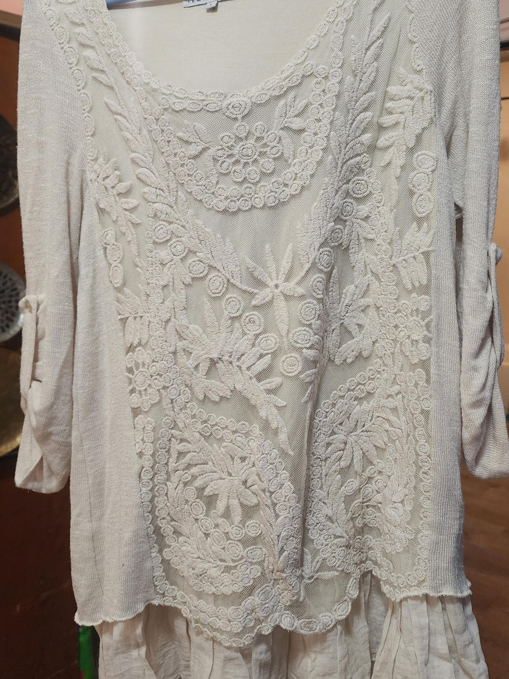 Tempo Paris Cream Embroidered Long-Sleeve Scoop Top Sz Small